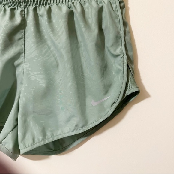 Nike Dri Fit Running Green Pattern Shorts Pocket Size Medium Athletic - Picture 6 of 11
